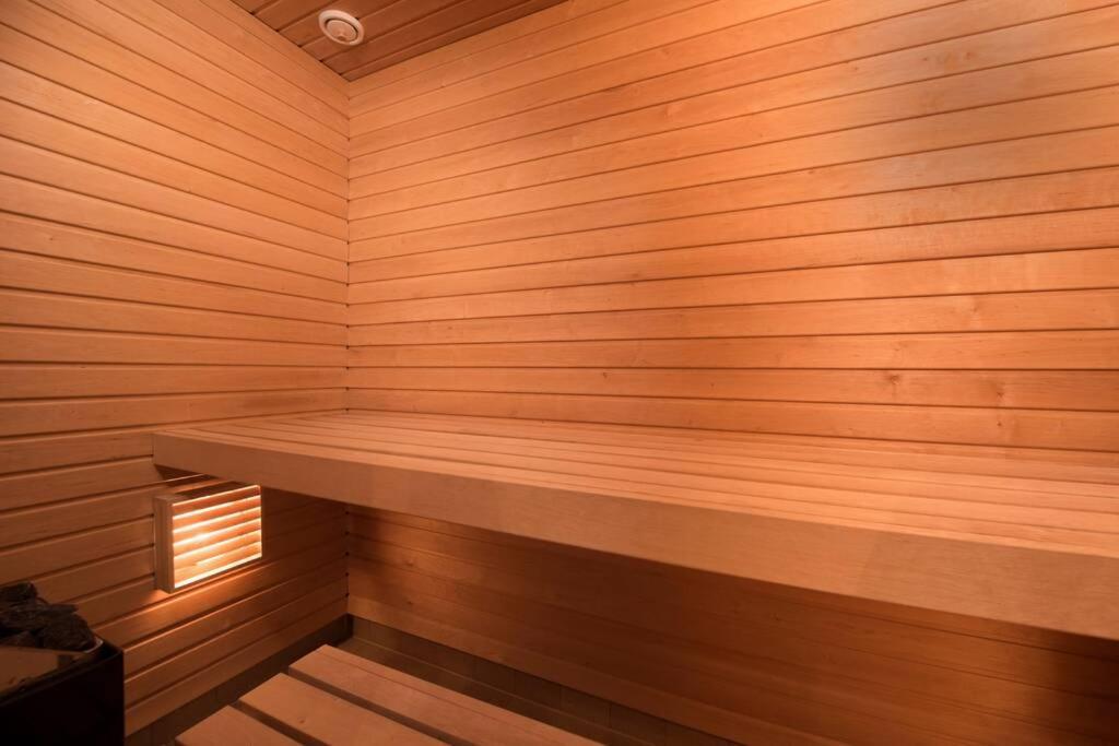 Tallinn City Apartments - Luxury 3 Bedroom, Sauna, Views Exteriör bild
